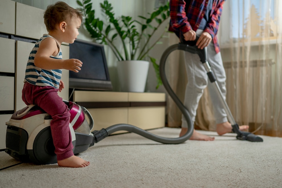 Teppichboden reinigen und pflegen – so geht's - myHOMEBOOK