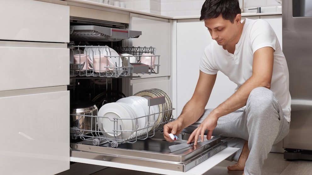 Spülmaschinen sollten nur mit Tabs oder Pulver befüllt werden, welches dafür geeignet ist