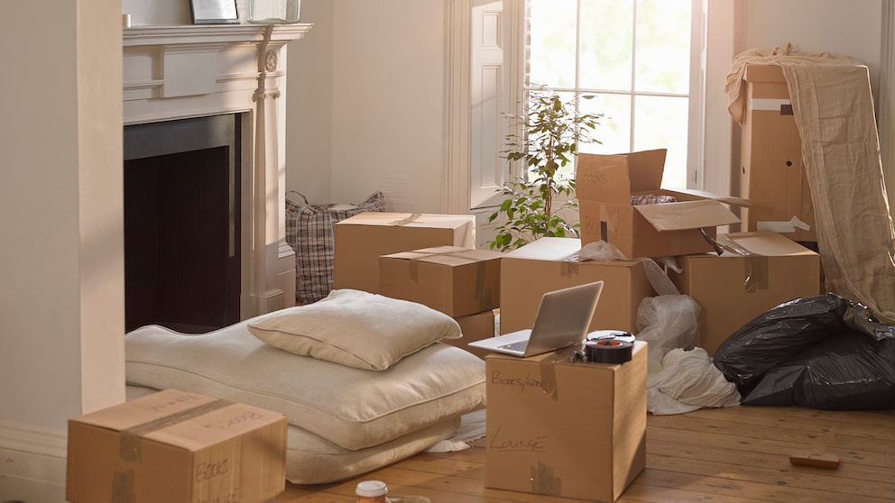 Kartons packen, Wohnsitz ummelden, Mietvertrag kündigen – bei einem Umzug gibt es viel, an das man denken muss