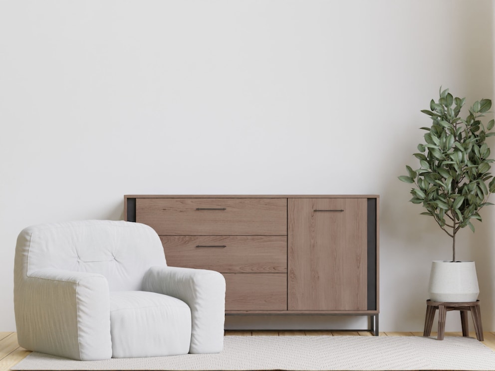 Sideboard with wide handles