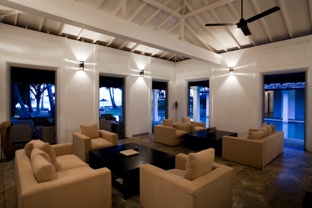Up and downlights in the living room