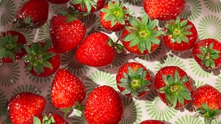 Erdbeeren sind nicht nur lecker, sondern auch gesund, doch wie säubert man sie am besten?