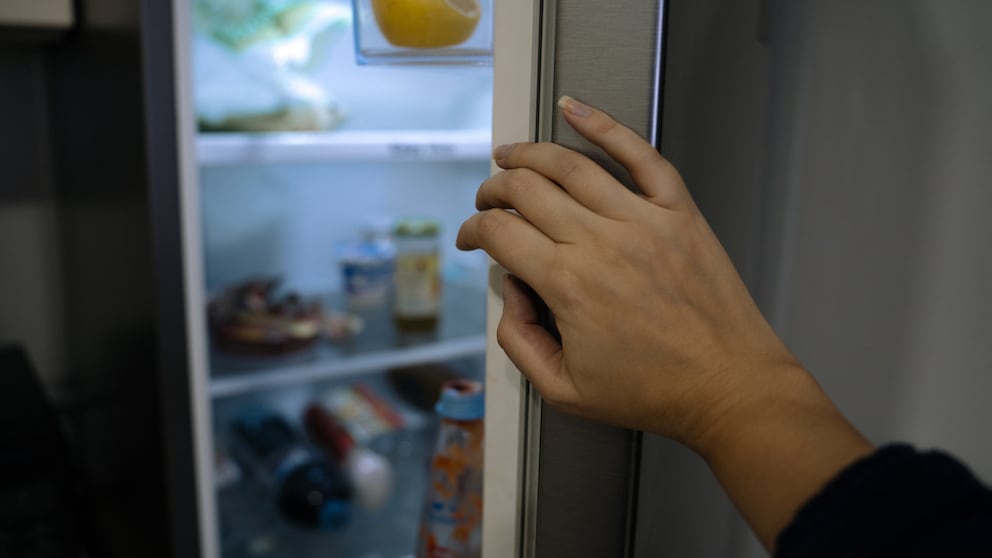 Neben Fleisch, Eiern und Gemüse sollte im Kühlschrank auch Platz für eine Klorolle sein