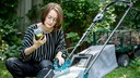 Akku-Rasenmäher und andere Akku-Gartengeräte erleichtern uns das Leben enorm. Allerdings muss man bei solchen Geräten auf die Pflege und die Herkunft achten.