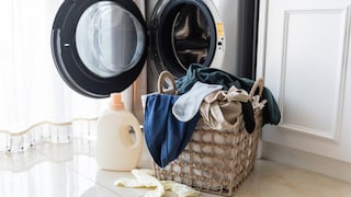 Wäsche waschen muss jeder – viele greifen dabei zu Feinwaschmittel. Stiftung Warentest hat in ihrem Test 2024 Feinwaschmittel untersucht