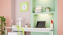 Homeoffice in frischen Farben und dynamischen Mustern