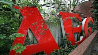 AEG