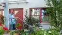 Im Vorgarten hat man meistens nur wenig Platz, um Pflanzen zu kultivieren