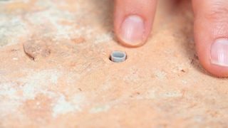 Dübel aus Wand entfernen