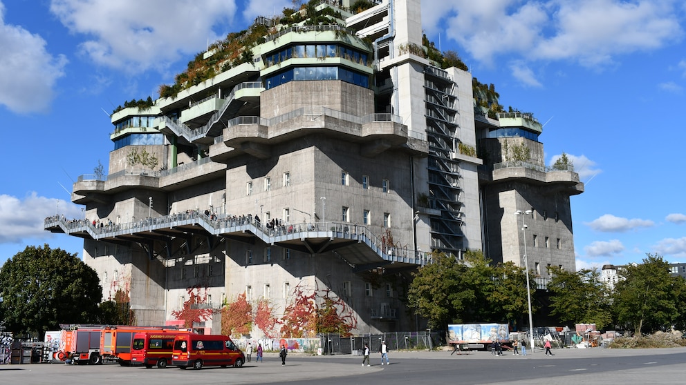 Begrünter Bunker in Hamburg als „Gründach des Jahres“ ausgezeichnet