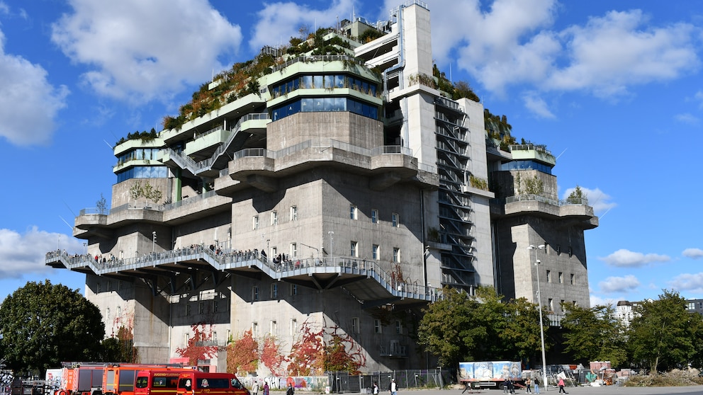 Begrünter Bunker in Hamburg als „Gründach des Jahres“ ausgezeichnet