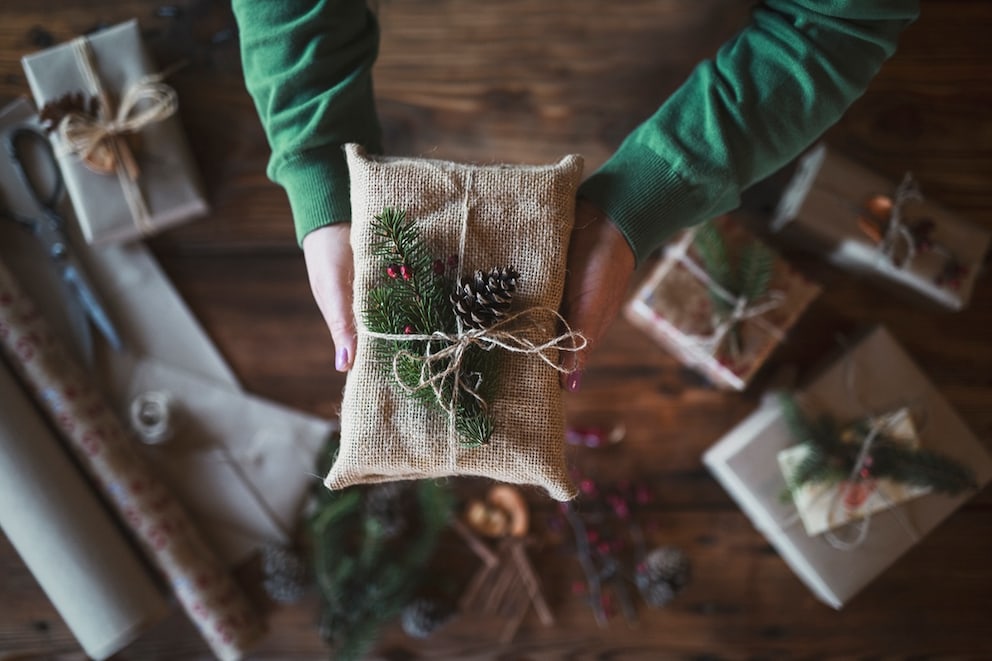 4 angesagte Ideen, um Geschenke für Weihnachten 2024 zu verpacken