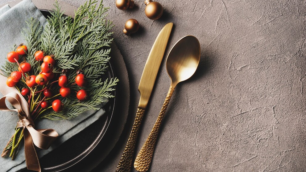Die klassische Weihnachtsdeko in Rot und Grün könnte in diesem Jahr auch von einem anderen Stil abgelöst werden
