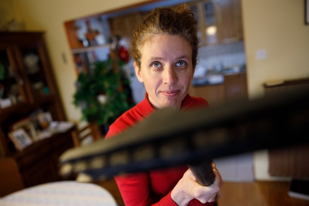 Vacuum cleaner against spider