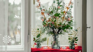 Auch Blumen können als weihnachtliche Dekoration dienen