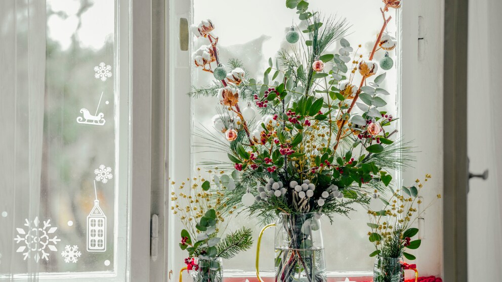 Auch Blumen können als weihnachtliche Dekoration dienen