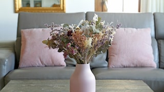 Trockenblumen in Ikea-Vase