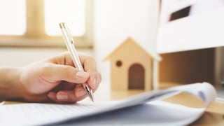 Wenn man ein Bauprojekt realisieren möchte, muss man eine schriftliche und offizielle Erlaubnis bei der Baubehörde stellen