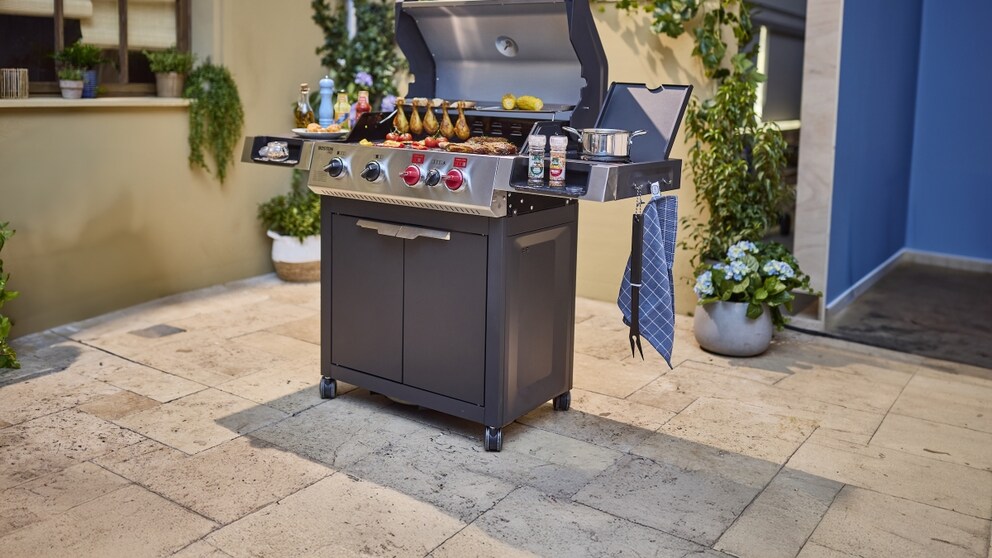 Gasgrill auf einer Terrasse