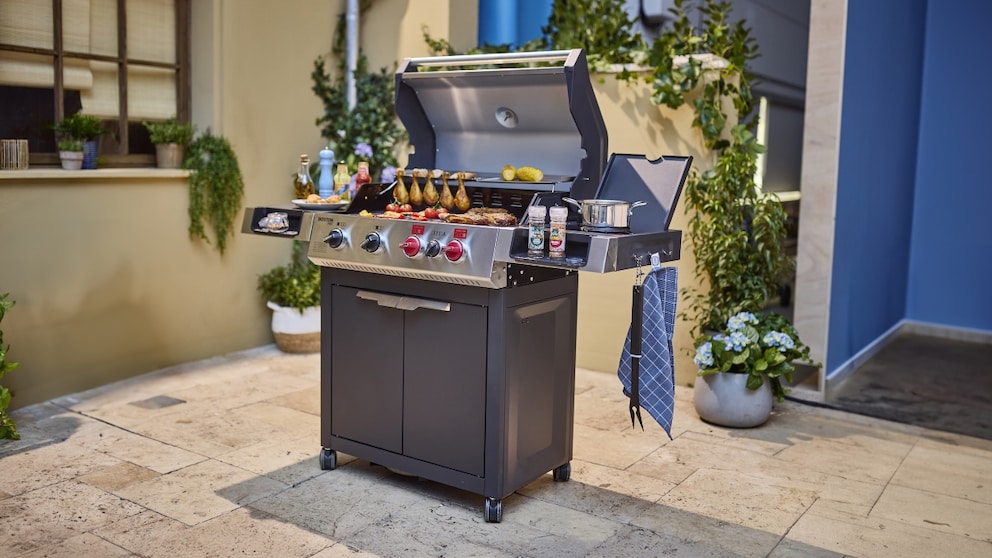 Gasgrill auf einer Terrasse