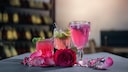 Je dunkler die Rose, desto intensiver die Farbe später im Glas