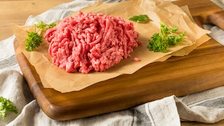 Hackfleisch sollte stets gekühlt aufbewahrt werden