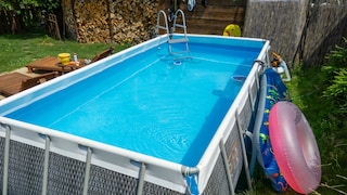 Pool im Garten