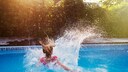 Ein Swimmingpool im Garten ist nicht immer erlaubt &ndash; im Zweifel fragt man immer zuerst den Vermieter (Symbolbild)