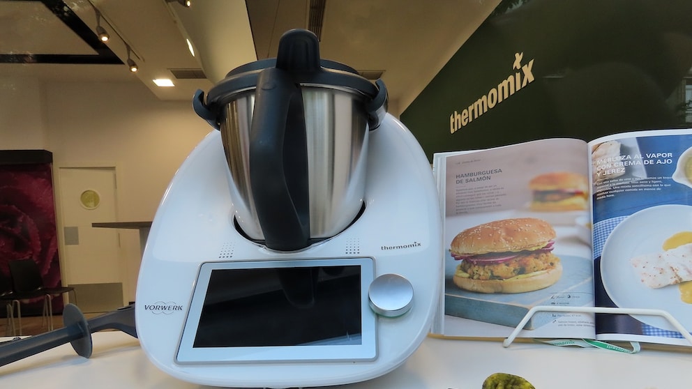 Thermomix auf einem Tisch