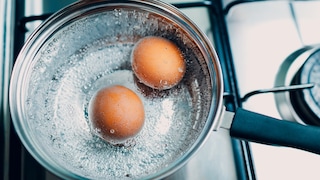Wie lange ein Ei kochen muss, hängt auch von der Größe ab