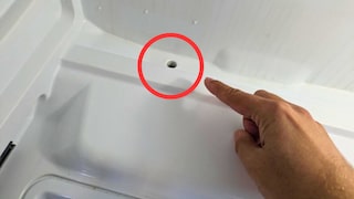 Loch im Kühlschrank