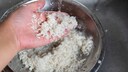 Reis vor dem Kochen zu waschen kann sinnvoll sein