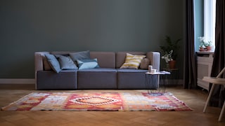 Gerade weil diese Frühlingsfarben so beruhigend und wirkungsvoll sind, entsteht eine gewisse Eleganz, die auch ohne eine üppige Gestaltung ihre Wirkung zeigt.