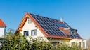 Eine PV-Anlage ist eine gute M&ouml;glichkeit, Energiekosten zu sparen. Doch funktioniert sie noch, wenn der Strom ausf&auml;llt?