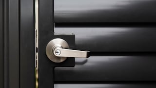 Die Tür für einen Panik-Room sollte über geprüfte einbruchhemmende Widerstandsklassen verfügen und mit einer stabilen Schließanlage ausgestattet sein