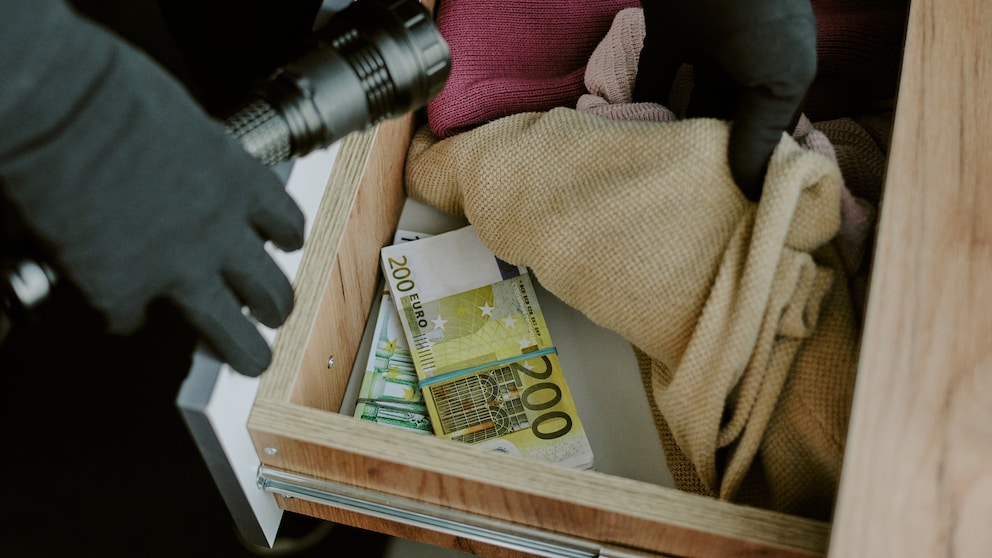 In Schubfächern schauen Diebe meist als erstes nach Wertsachen, doch es gibt andere Verstecke