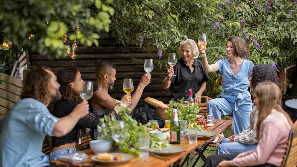 Was macht eine tolle Gartenparty aus? „Gäste, die sich wohlfühlen!“, findet Event-Planer Stephan Siebeneick. Wie diese sich auf Ihrer Gartenparty garantiert wohlfühlen werden, hat er myHOMEBOOK verraten.