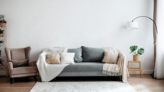 Einige Wohnzimmer können trotz teuren Möbeln sehr günstig und wenig geschmackvoll erscheinen