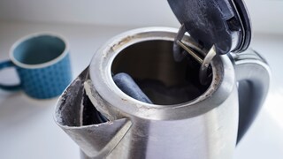 Wasserkocher sind bekannt dafür, immer wieder sehr schnell Kalk ansetzen, doch warum ist das so?