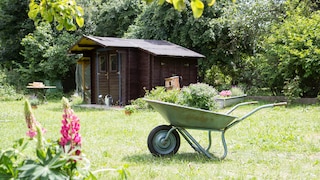 Im Gartenhaus findet vieles Platz – bei manchen Dingen ist jedoch Vorsicht geboten