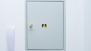 Sicherungskasten verdecken