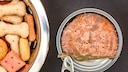 Nassfutter vs Trockenfutter