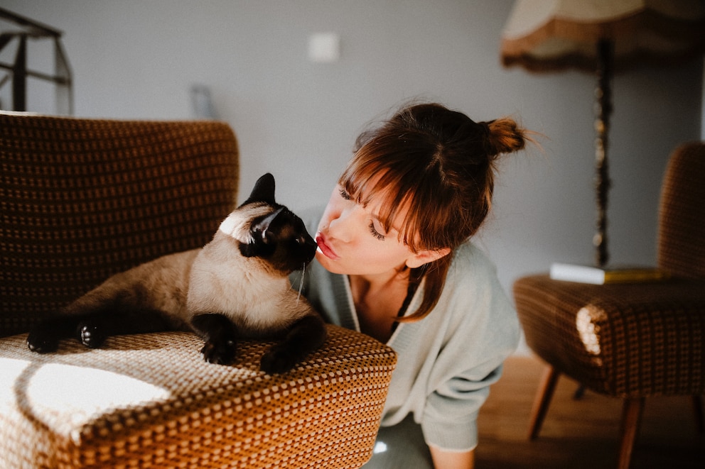 Isabell Horn und Katze Mia