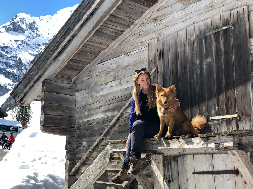 Mit Fuchs-Rüde Rudi verbringt Schauspielerin und Moderatorin Jana Schölermann viel Zeit in der Natur. 