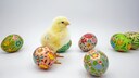 Osterk&uuml;ken mit bunten Ostereiern