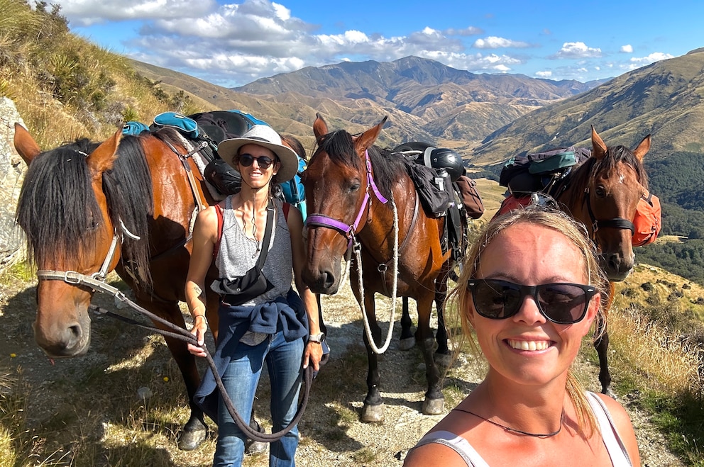 Ihren Wunsch, Neuseeland mit ihren Pferden zu entdecken, erfüllten sich Nicole Kumpfmüller (rechts) und Karolin van Onna (links) im Februar dieses Jahres 