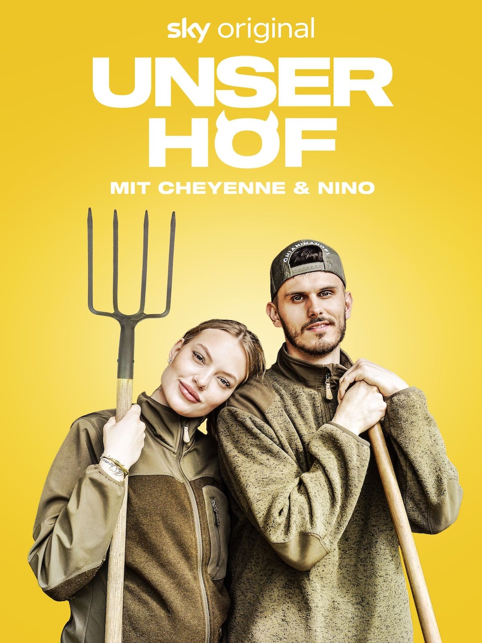 In ihrer neuen Realityshow „Unser Hof“ geben Cheyenne Ochsenknecht und ihr Nino tiefe Einblicke in ihr Leben auf dem Bauernhof. 