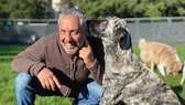 Porträtbild von TV-Hundetrainer Andreas Ohligschläger in seinem „Revier für Hunde“