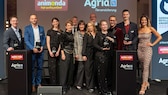 Die Gewinner der German Petfluencer Awards 2024 für Katzen mit den Juroren sowie Moderatorin Jana Azizi.<br>Nils Jacobi, Lukas Hintersteiner, Carolin Rebmann, Illustratorin Nina Tiefenbach, Peter Bornschein (Agria Tierversicherung), Katrin Tempel (Geliebte Katze), Katzenexpertin Birga Dexel, Wolfgang Post (animonda), Lea Lichter, André Karkalis (TONY), Michael Martin und Moderatorin Jana Azizi (v.l.n.r.) 