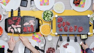 Zu Festen wie Weihnachten oder Silvester macht man gern Raclette. Doch die Dämpfe könne für manche Tiere tödlich sein